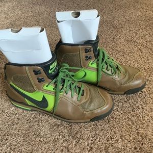 Nike Air Baltoro boots